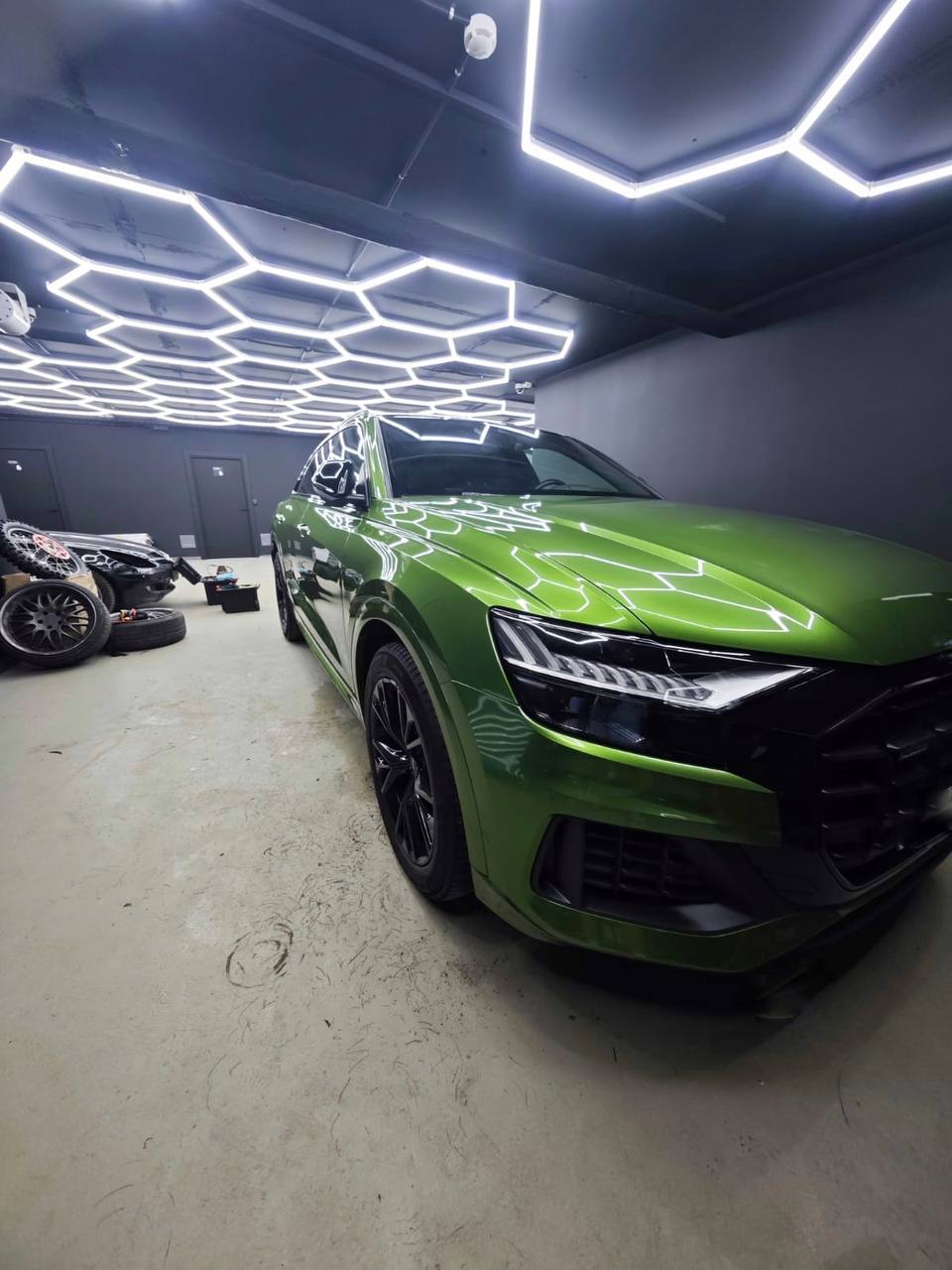 Оклейка Audi цветным полиуретаном Sunmax 3 Dark Green Pearl PPF