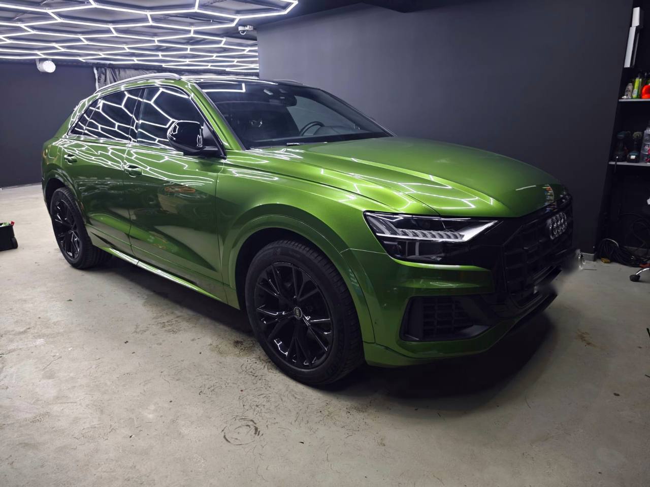Оклейка Audi цветным полиуретаном Sunmax 3 Dark Green Pearl PPF