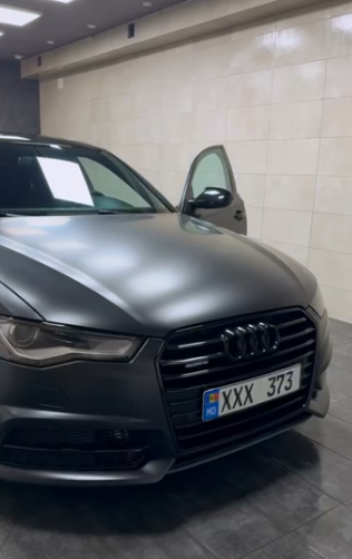 Оклейка Audi полиуретаном Sunmax 26 Black Matt PPF