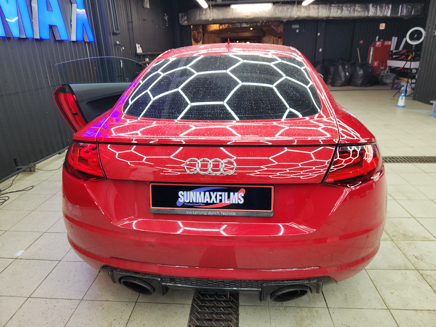 Оклейка Audi TT в прозрачный защитный полиуретан Sunmax PPF глянцевый финиш