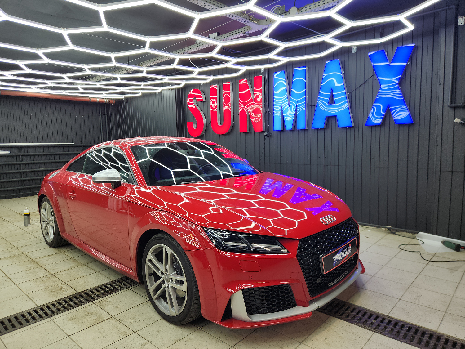 Оклейка Audi TT в прозрачный защитный полиуретан Sunmax PPF глянцевый финиш
